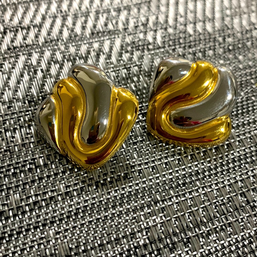 TWO TONE STAINLESS EARRINGS💛